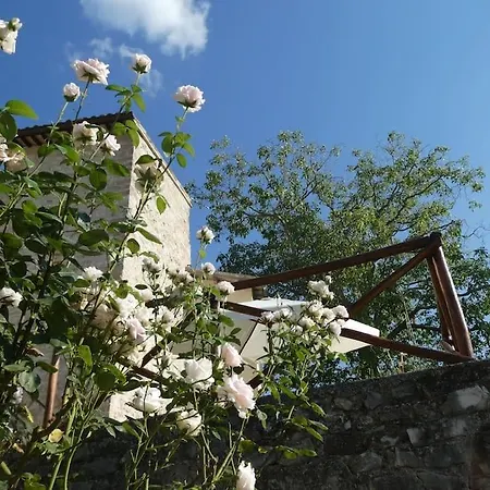 Dom wakacyjny The House In The Castle Campello sul Clitunno